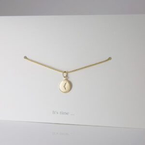 Pendente it's time em ouro amarelo da coleção gold wish da Leitão & Irmão