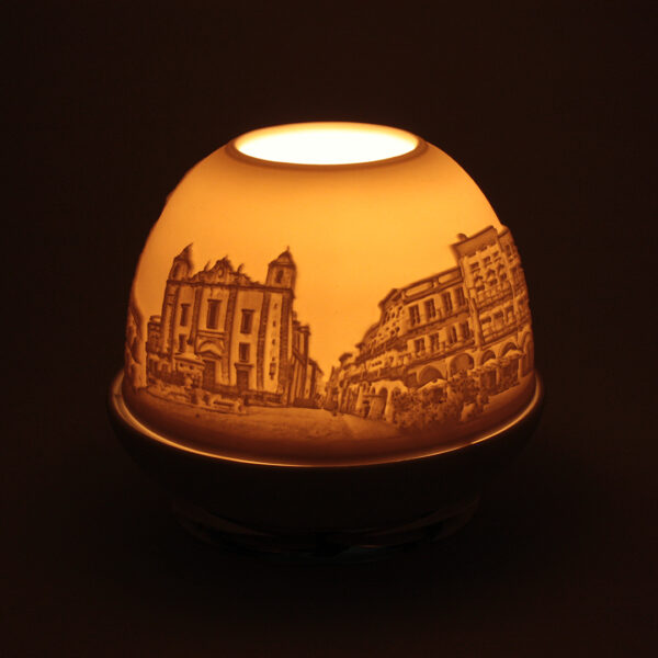 Porta velas em porcelana biscuit e prata motivo baixa Évora da Leitão & Irmão