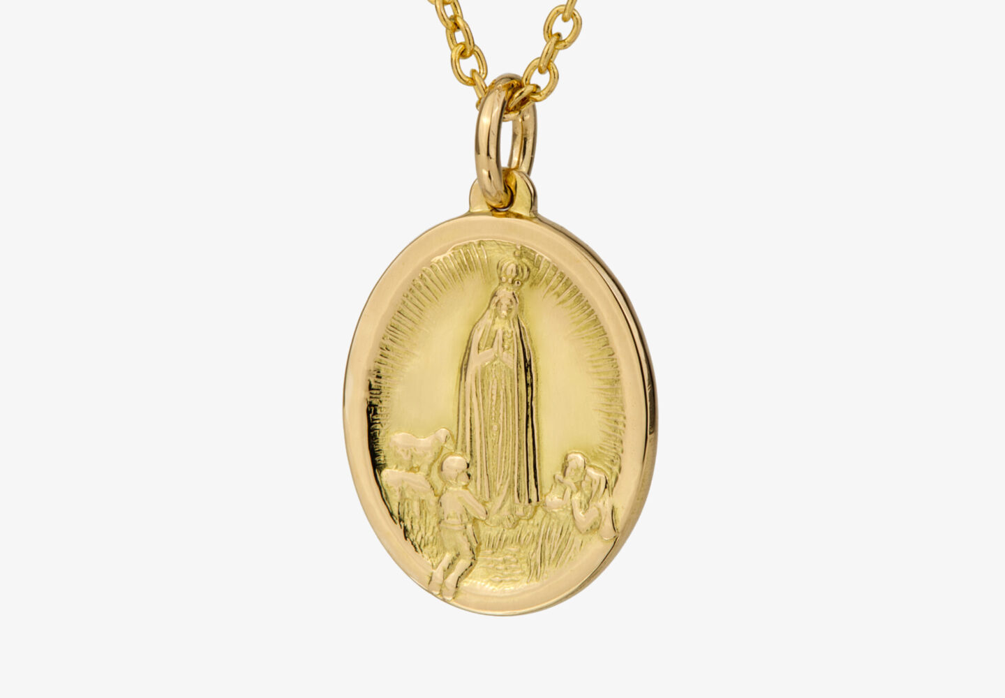 Medalha e fio Nossa Senhora de Fátima Três pastorinhos em ouro da Leitão & Irmão