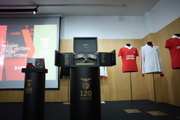 Águia Vitória em Prata - peça oficial dos 120 anos Sport Lisboa e Benfica x Leitão & Irmão