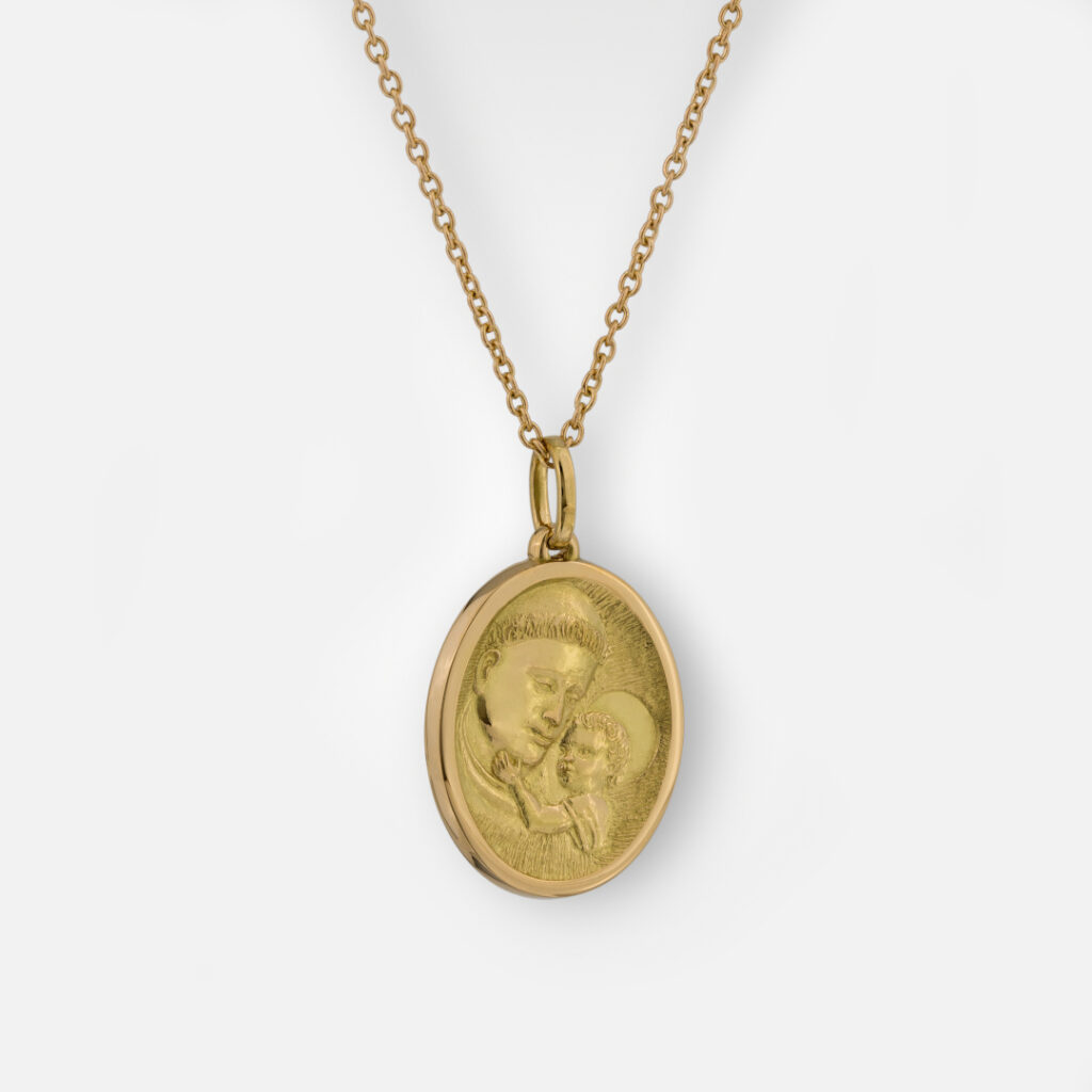 Medalha e fio Santo António em ouro e diamante da Leitão & Irmão
