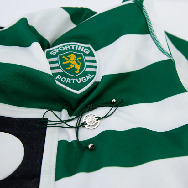 foto ambiente da pulseira jubas em prata com fio verde escuro Sporting CP Jewels da Leitão & Irmão